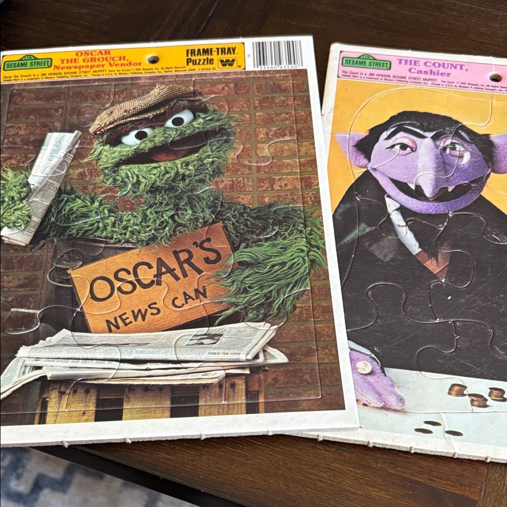 Sesame Street Oscar the Grouch & Count Puzzle Set - Green, Purple, Yellow, Brown